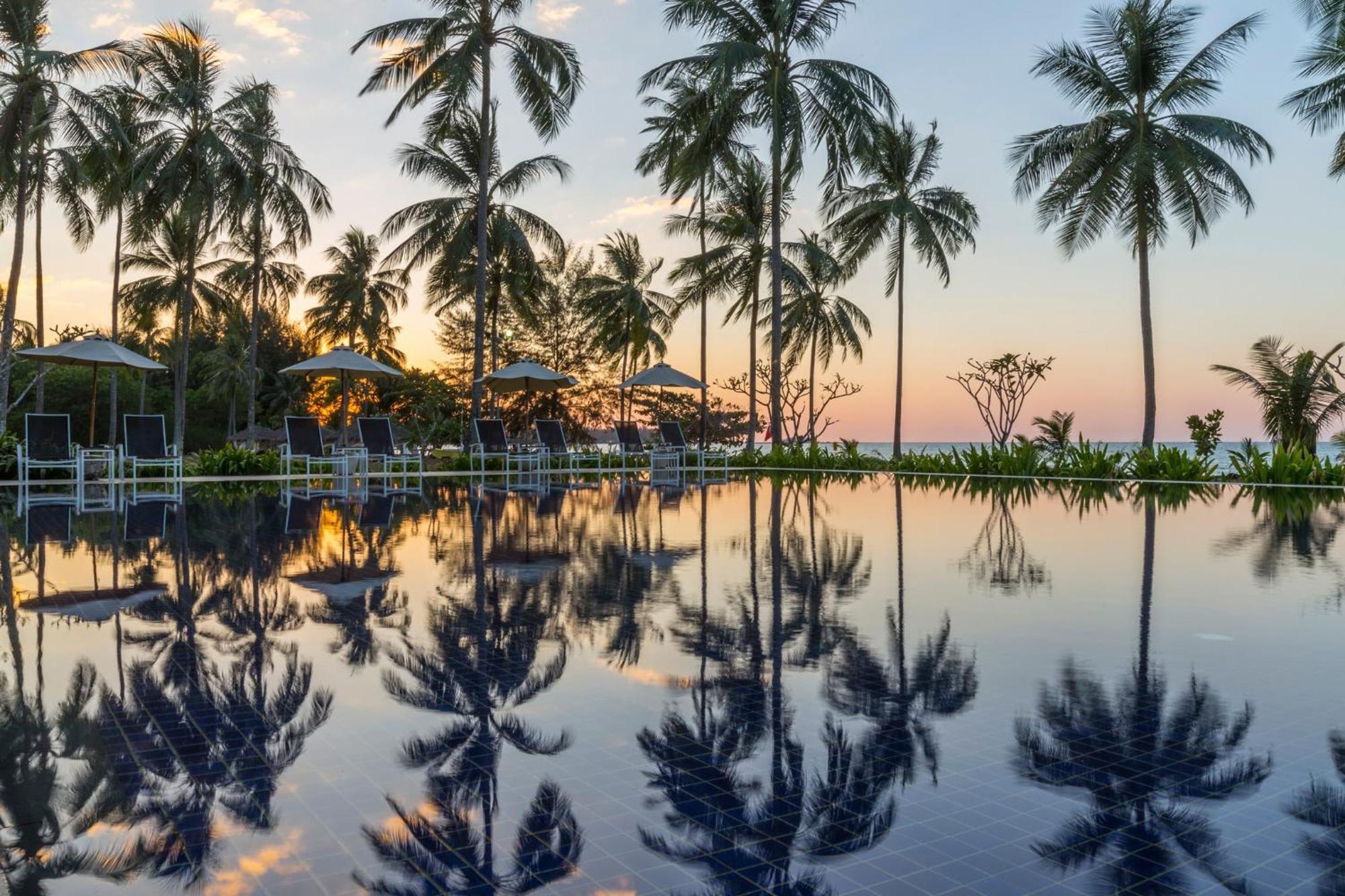 Kantary Beach Hotel Villas & Suites Khao Lak Exterior foto